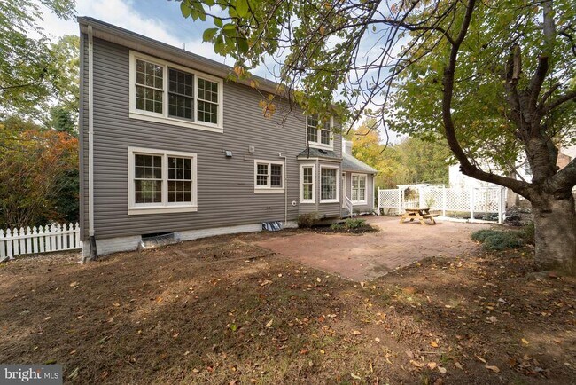 Building Photo - 3244 Titanic Dr