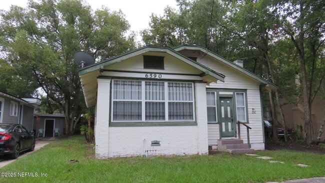 Building Photo - 6590 Sunset Dr