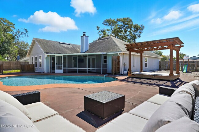 Building Photo - 14049 Broken Bow Dr N