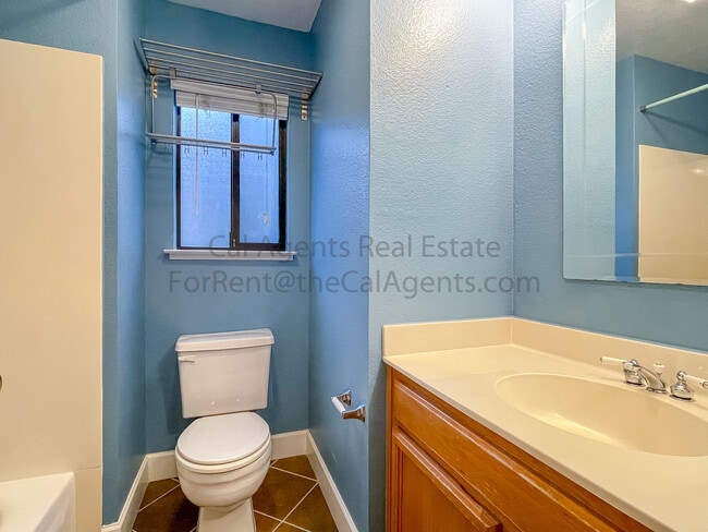 Building Photo - 2819 Burgner Ave