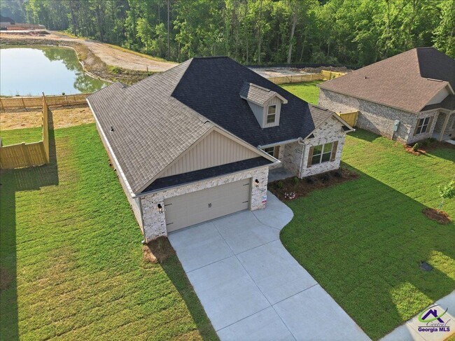 Building Photo - 307 Willowbrook Ln