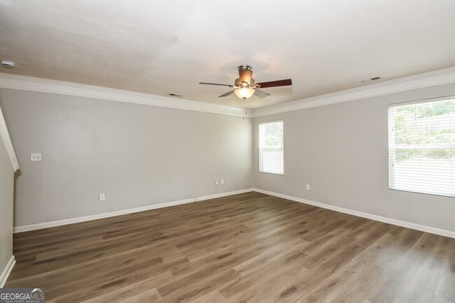 Building Photo - 3120 Englewood Dr