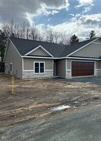 Building Photo - 1112 Reserve St N