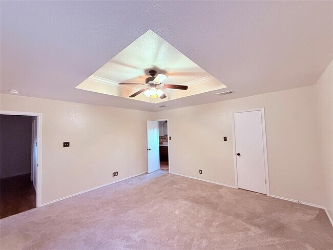 Building Photo - 102 Brentwood Dr