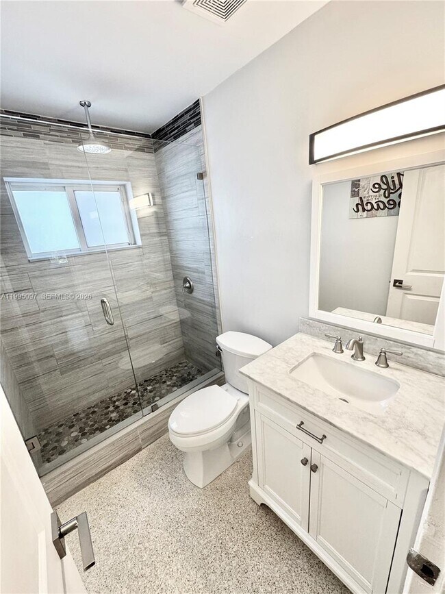 Building Photo - 1601 SE 15th St