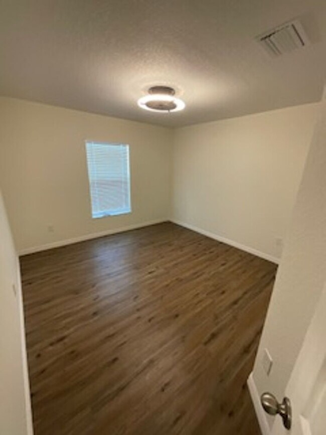 Building Photo - Oak Hill Plantation 3/2 NE Ocala Home