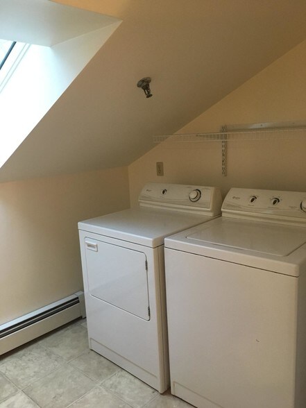 Building Photo - 277 Hildred Dr