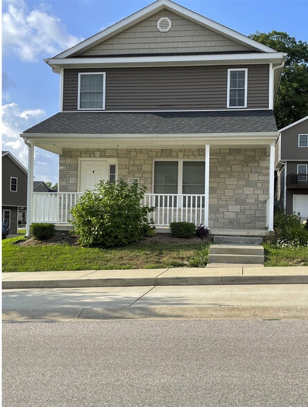 Main front entrance - 1768 W Countryside Ln