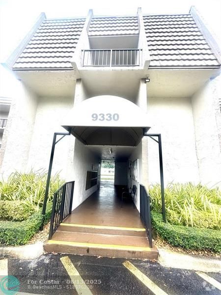 Building Photo - 9330 Lime Bay Blvd