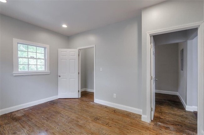 Building Photo - 679 Jones Ave NW