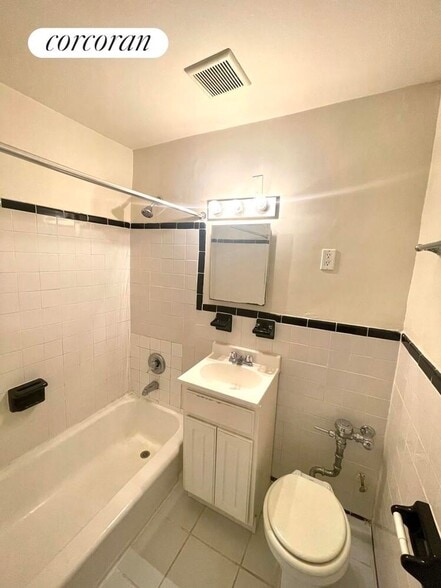 Building Photo - 612 W 137th St