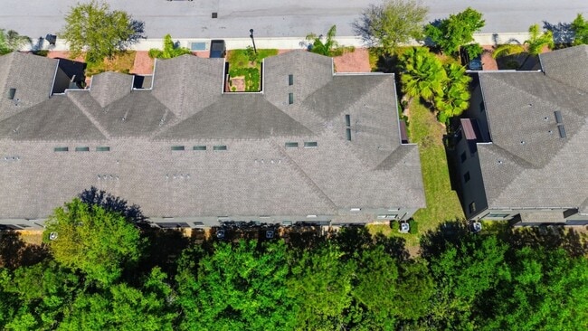 Building Photo - Stunning 3 BR + LOFT/2.5 BA /2-Car Garage townhome in the highly desirable GATED community of Hid...