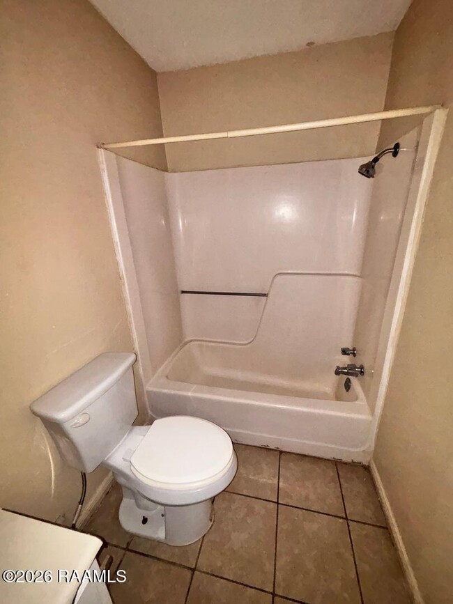 Building Photo - 102 Marigny Cir