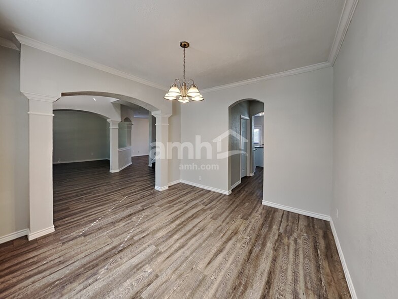 Building Photo - 17826 Camden Oaks Ln