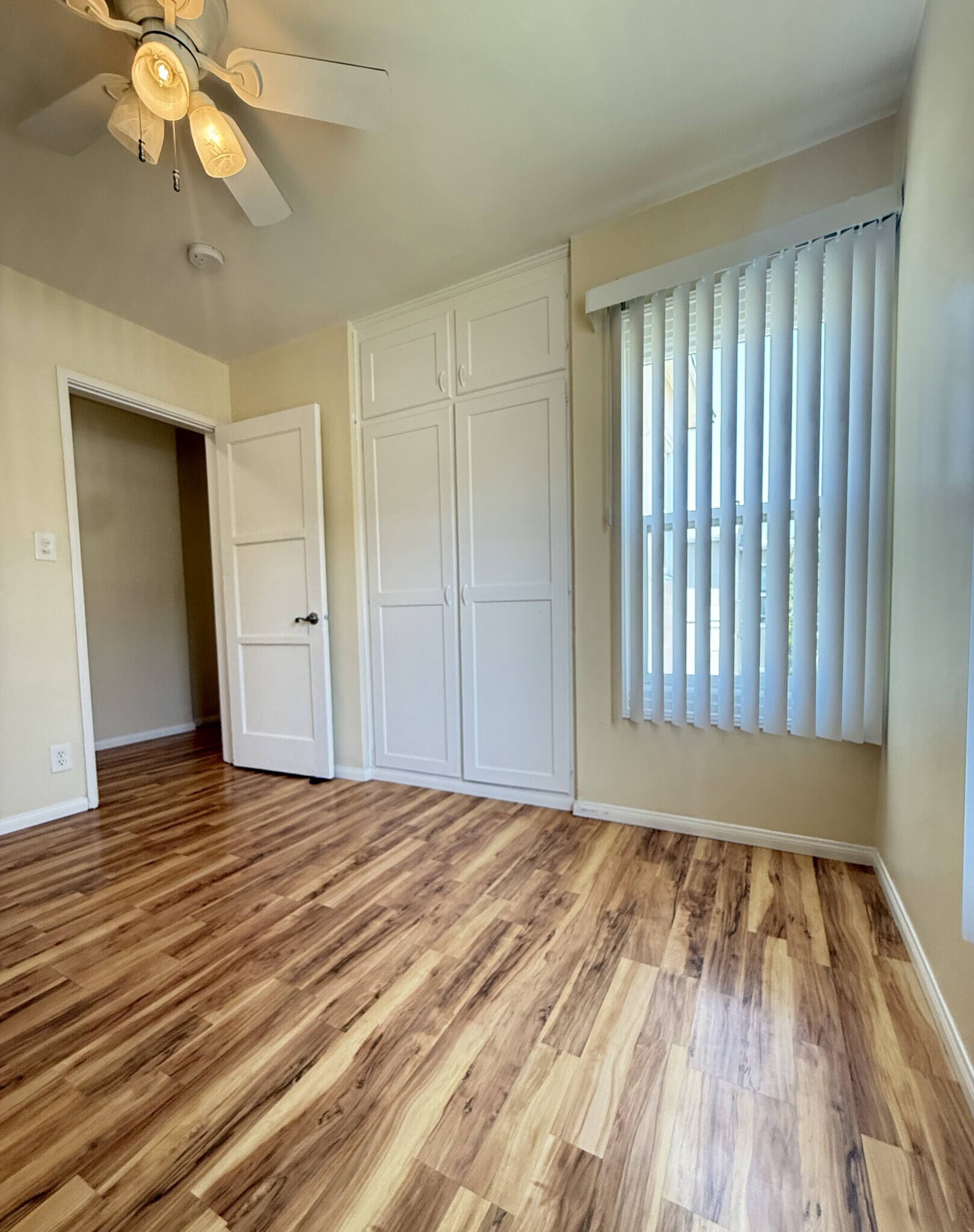 Building Photo - 1721 N Glenoaks Blvd