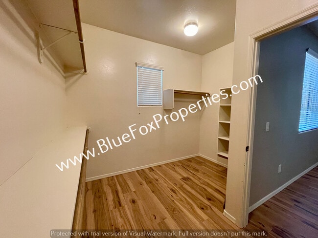 Building Photo - 2428 E Emerald Moon Dr