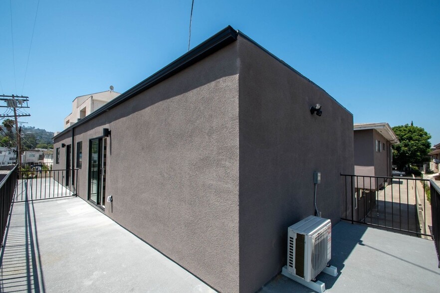 Building Photo - 4334 Mammoth Ave