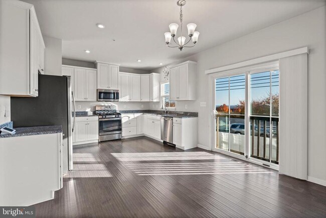 Building Photo - 311 Sunrise Ct