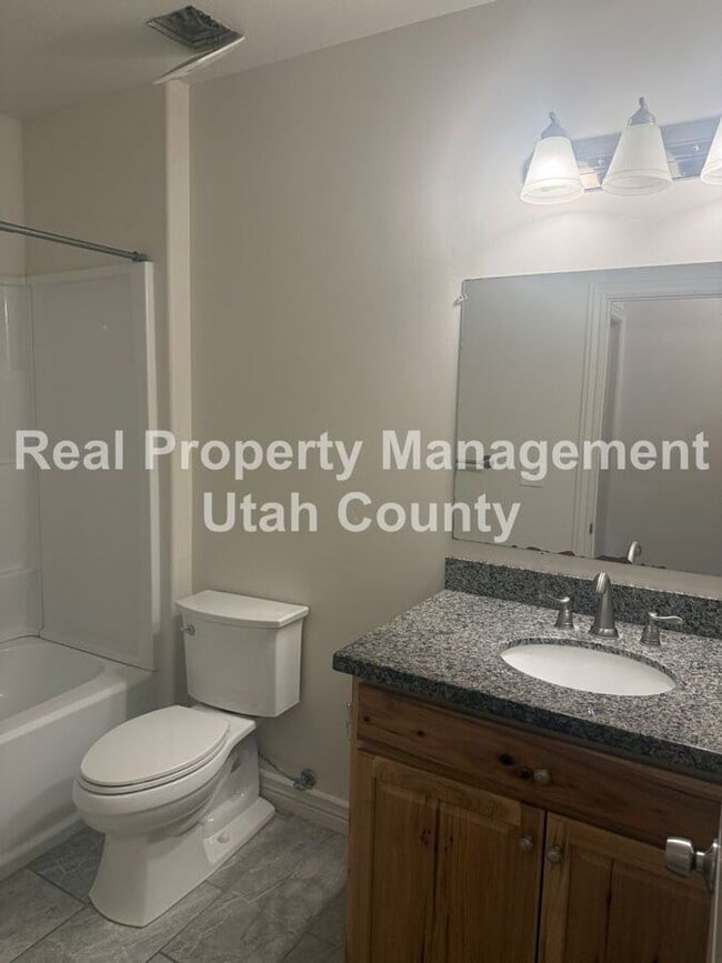 Building Photo - 998 S 960 E