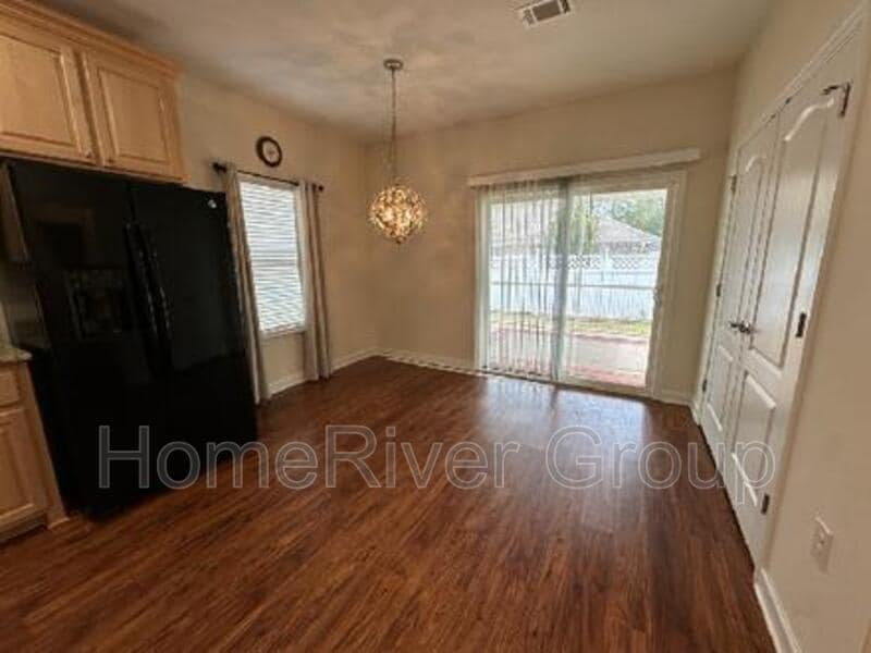 Building Photo - 3909 Throne Ct