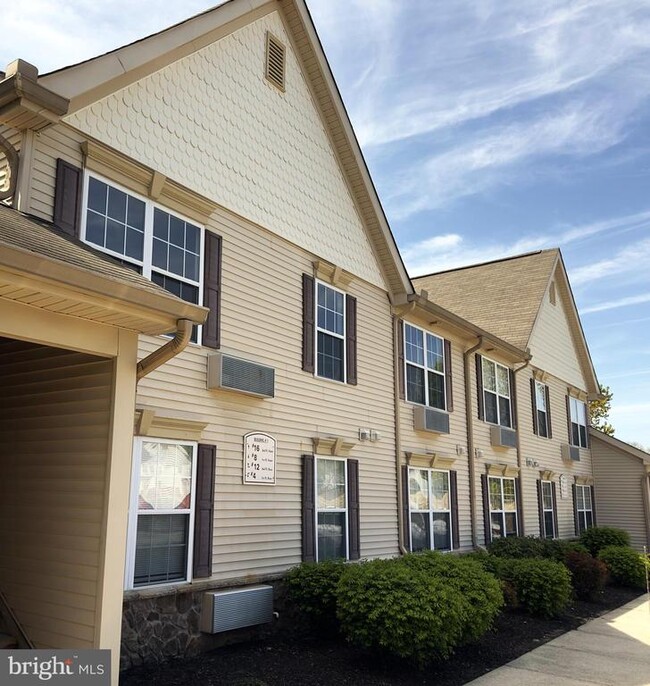 Building Photo - 10 Sequoia Dr
