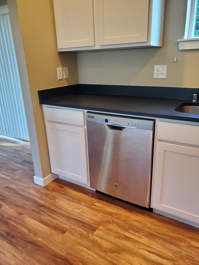 Building Photo - 4778 Beach Ln