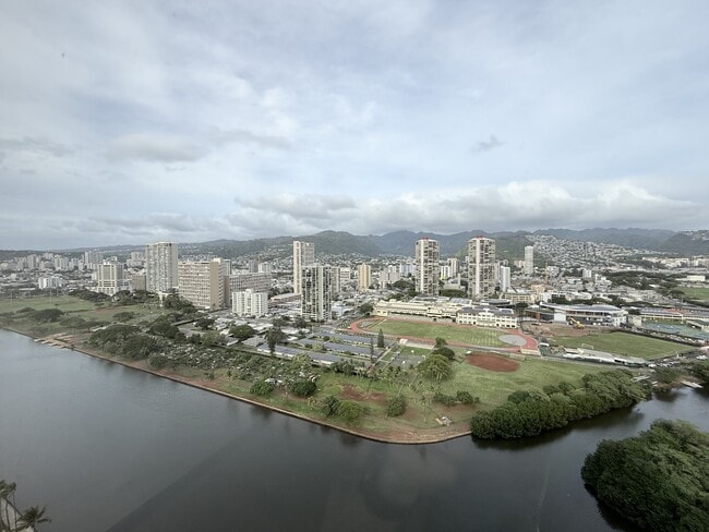 Building Photo - 2211 Ala Wai Blvd
