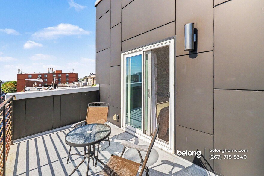 Building Photo - 1322 S Mole St