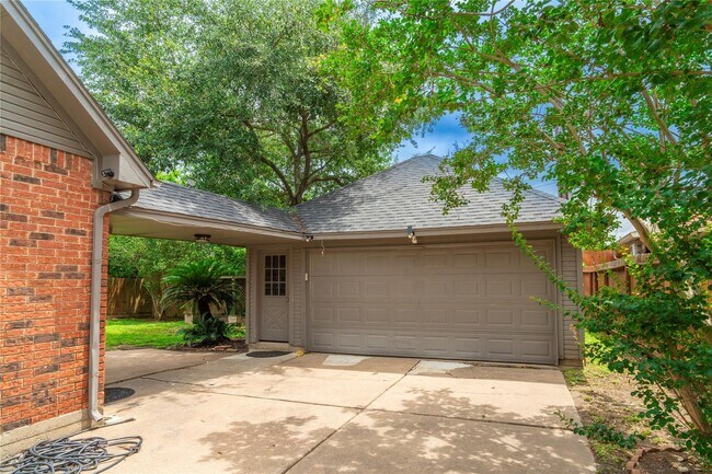 Building Photo - 3523 Ashlock Dr