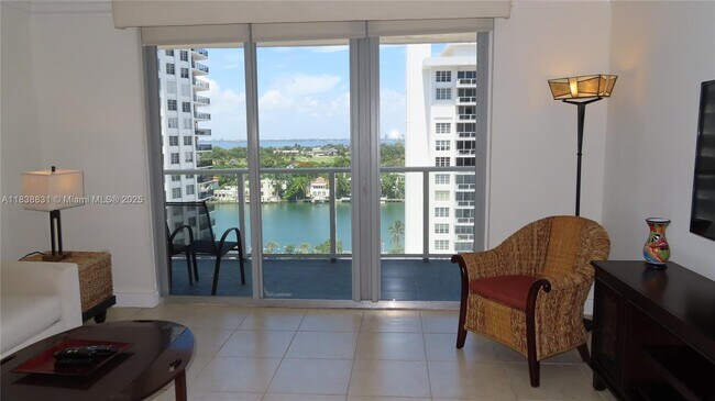Primary Photo - 5701 Collins Ave