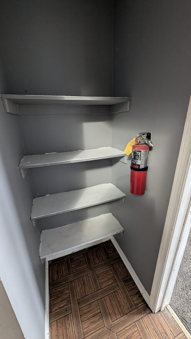 Building Photo - Oak Erie Building