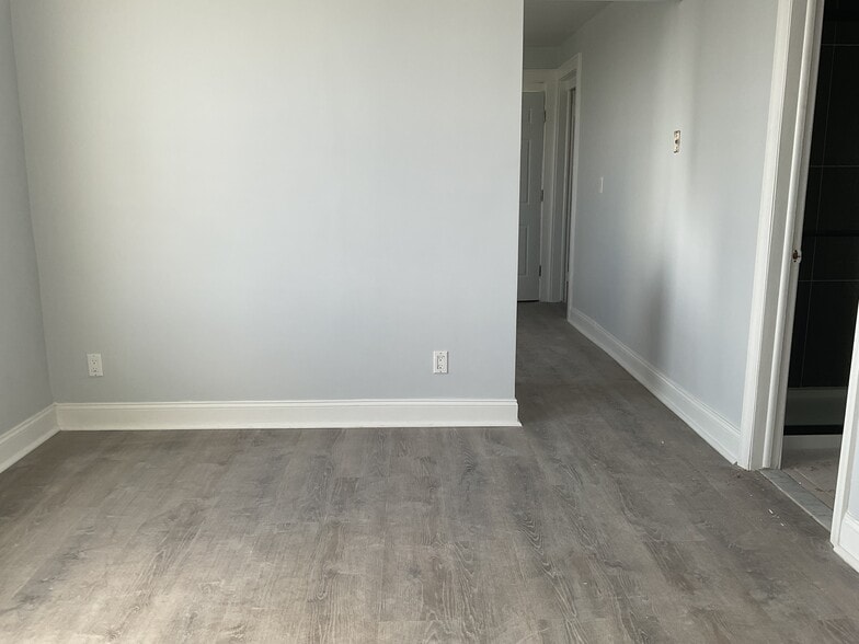 Cozy living room - 118 Convent Pl