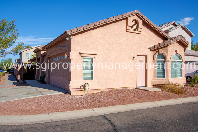 Building Photo - 4 Bedroom SE Phoenix home.