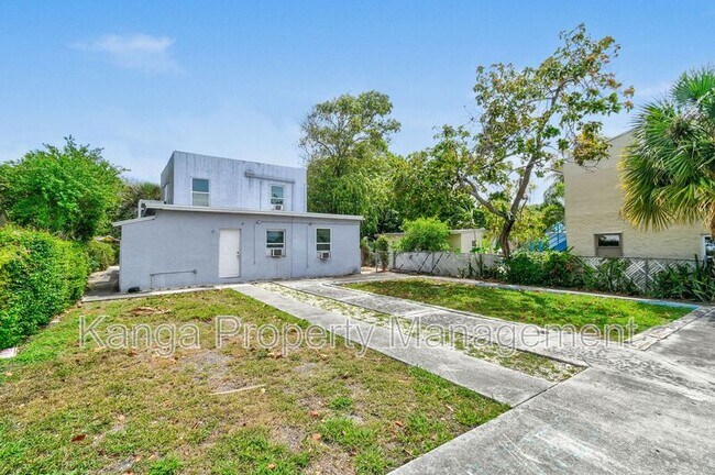 Building Photo - 3721 Henry Ave