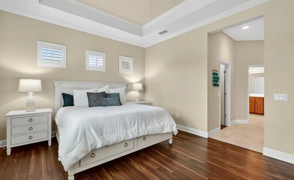 Building Photo - 10812 Trophy Dr