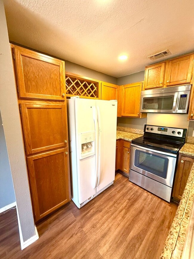 Building Photo - 5322 Medical Dr