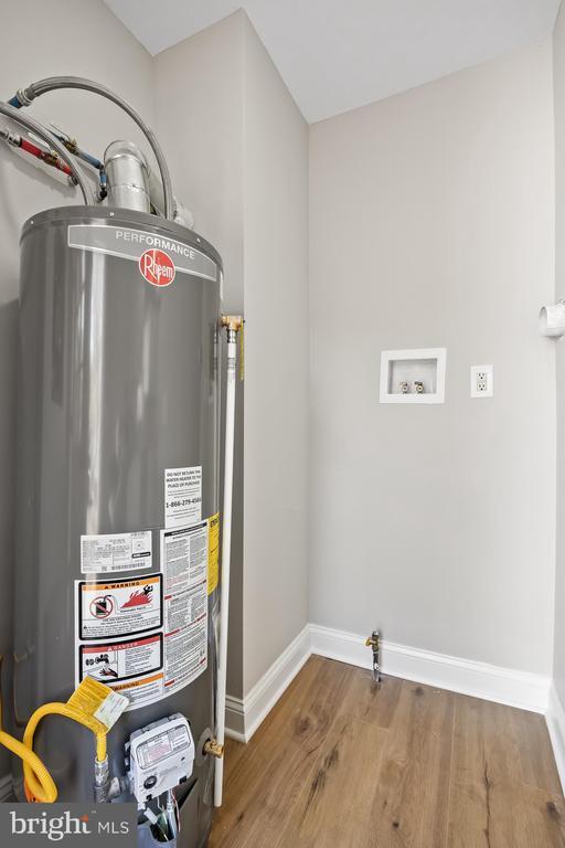 Building Photo - 104 W Park Ave