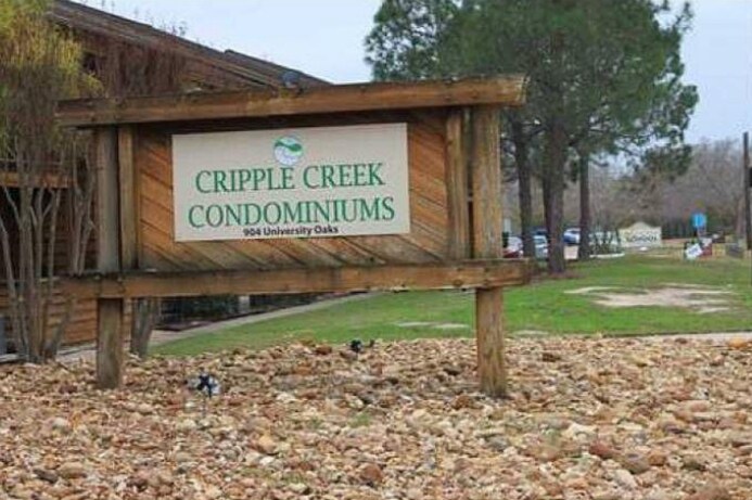 Building Photo - 904 University Oaks Blvd