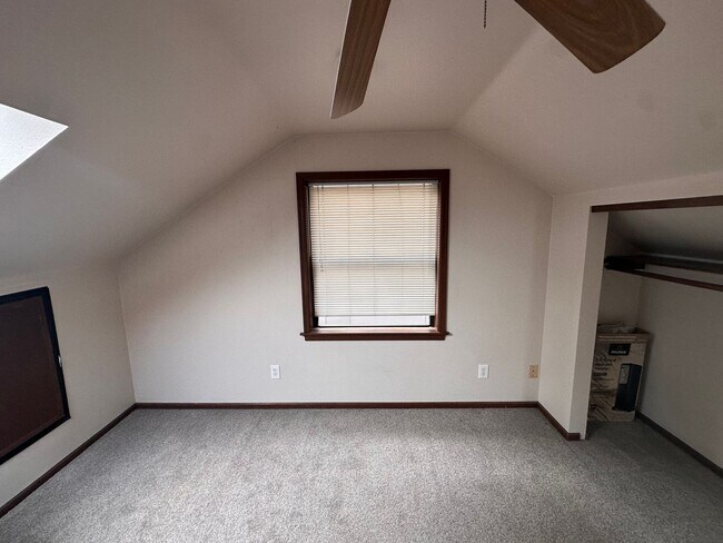 Building Photo - Bungay 22nd Ave Apartments - UW