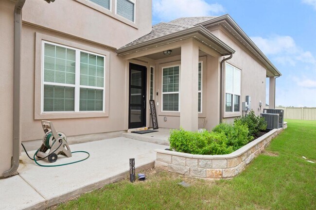 Building Photo - 525 Faith Dr