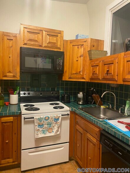 Building Photo - 49 Symphony Rd