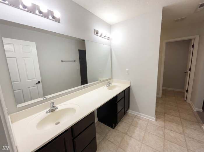 Building Photo - 2427 Ross Common Ct