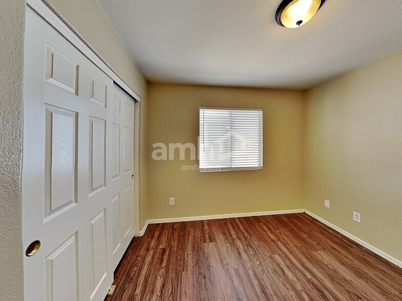 Building Photo - 18078 N 113th Ave