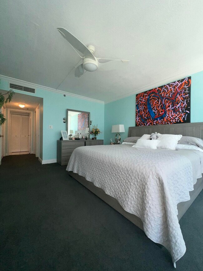 Building Photo - 4750 S Ocean Blvd