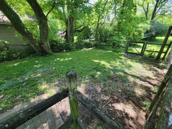 Building Photo - 3600 Grand Ave