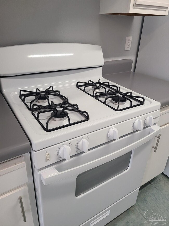 Building Photo - 457 S L St