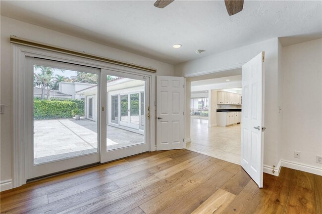 Building Photo - 2000 Admirals Way