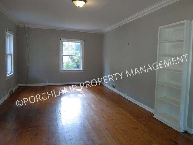 Building Photo - 319 E Forest Ave