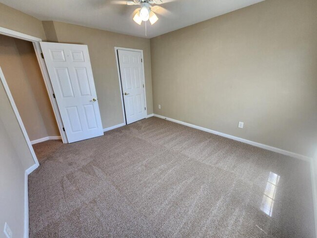 Building Photo - 1594 Overview Cir SW