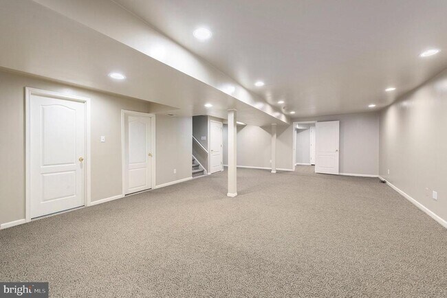 Building Photo - 131 Gleneagles Dr